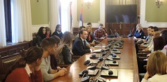 3. novembar 2014. Potpredsednik Narodne skupštine prof. dr Vladimir Marinković u razgovoru sa studentima Fakulteta političkih nauka